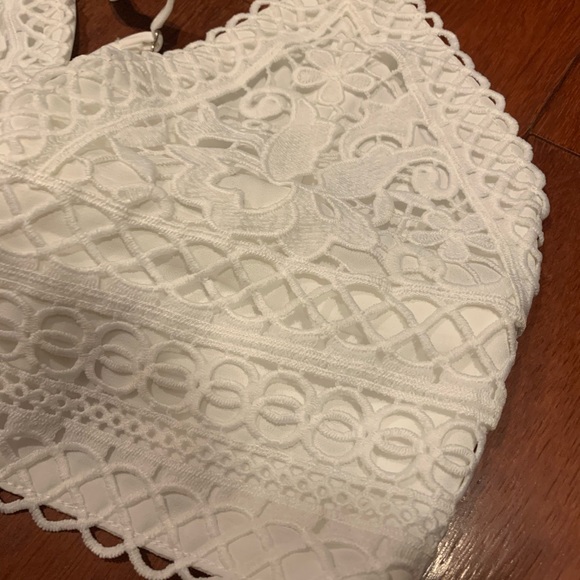 Lace Crochet V-Neck Crop Top White - Picture 8 of 8